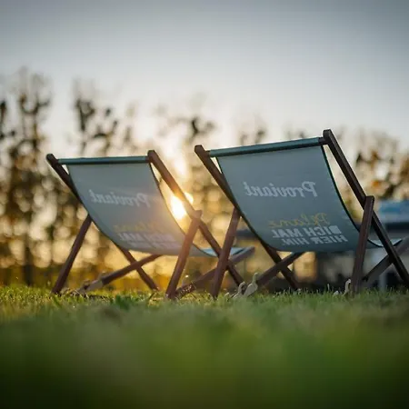 펜션 Floatinghouses 자흐데니크