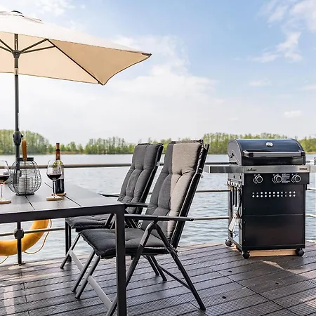 Floatinghouses 펜션 *