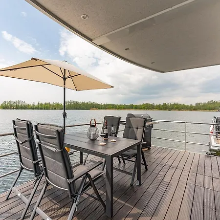 펜션 Floatinghouses 자흐데니크