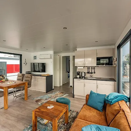 Floatinghouses * 자흐데니크