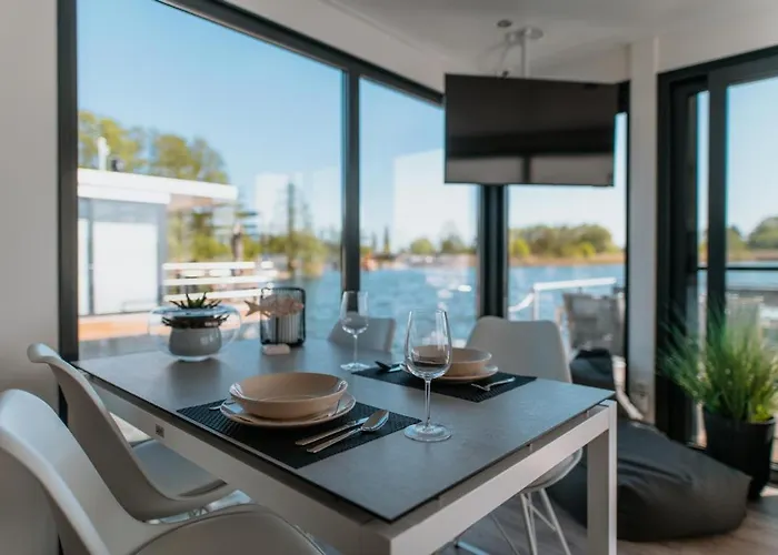 Nyaraló Floatinghouses *